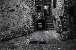gallery_4a0074462def7_VicoloPiazzaNova