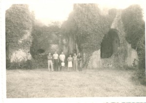 1965 turisti francesi in visita alla Certosa di S.Nicola