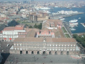 vista aerea del Palazzo Reale di Napoli