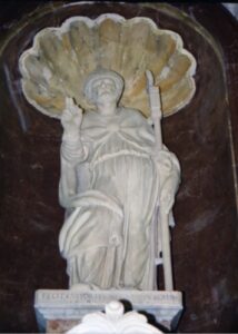 STATUA DI SANT’EGIDIO ABATE in marmo bianco donata dai Latronichesi emigrati negli Stati Uniti d’America